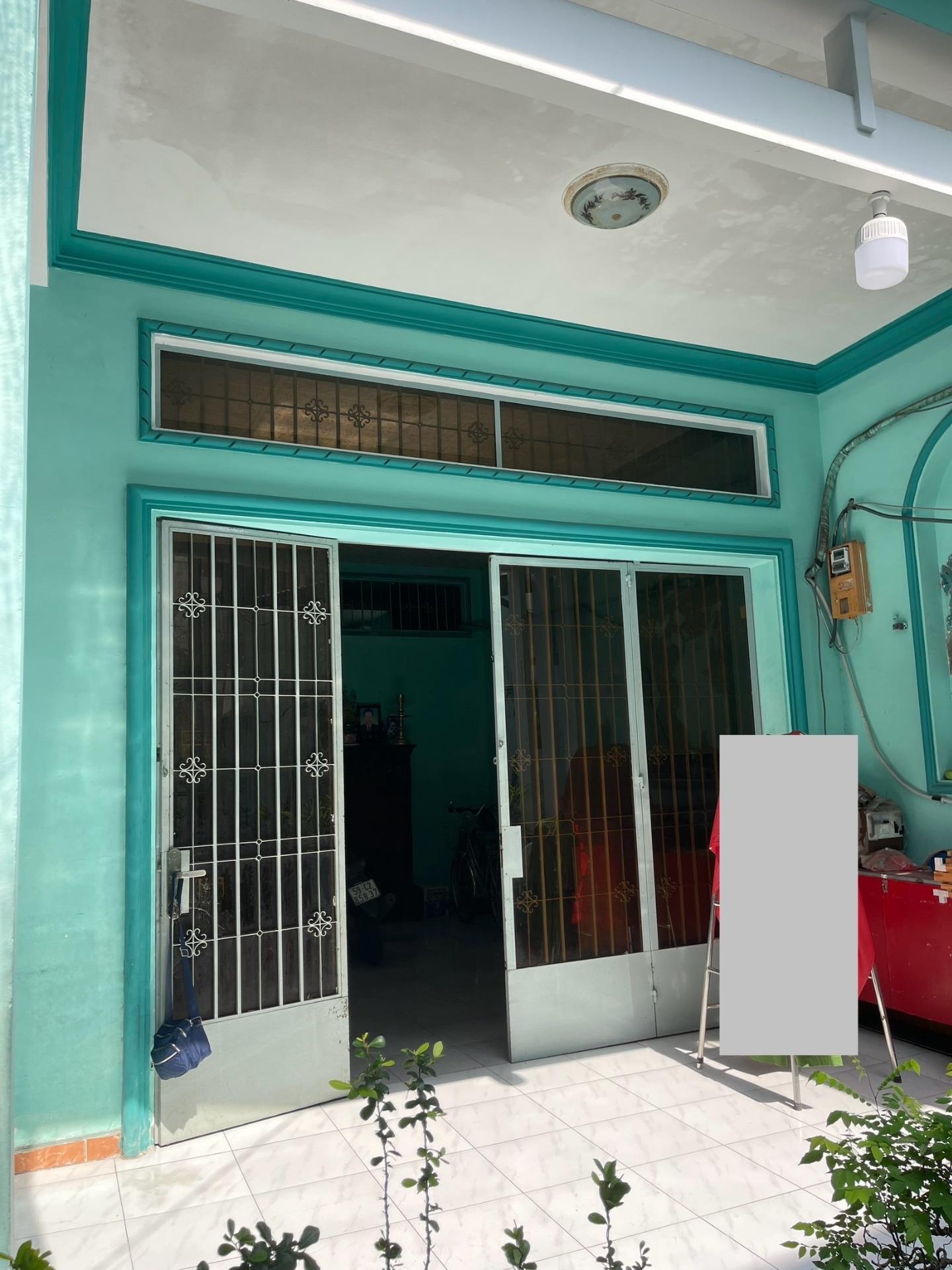 Cần bán nhanh nhà sổ riêng 100 m2, hướng Đông tại Đường Nguyễn Văn Linh - Quận 7, giá rẻ