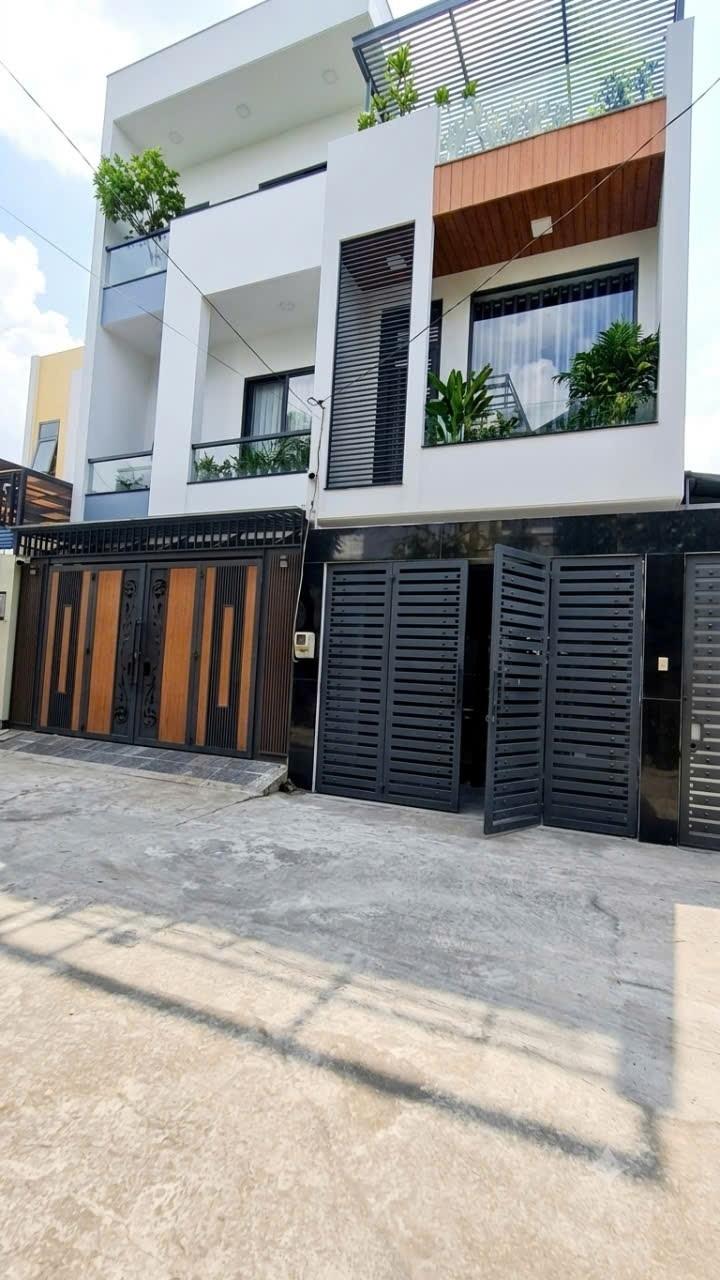 Bán gấp nhà đẹp 100 m2 tại Đường Tô Ký - Thới Tam Thôn - Hóc Môn - TP Hồ Chí Minh, giá 5,8 tỷ