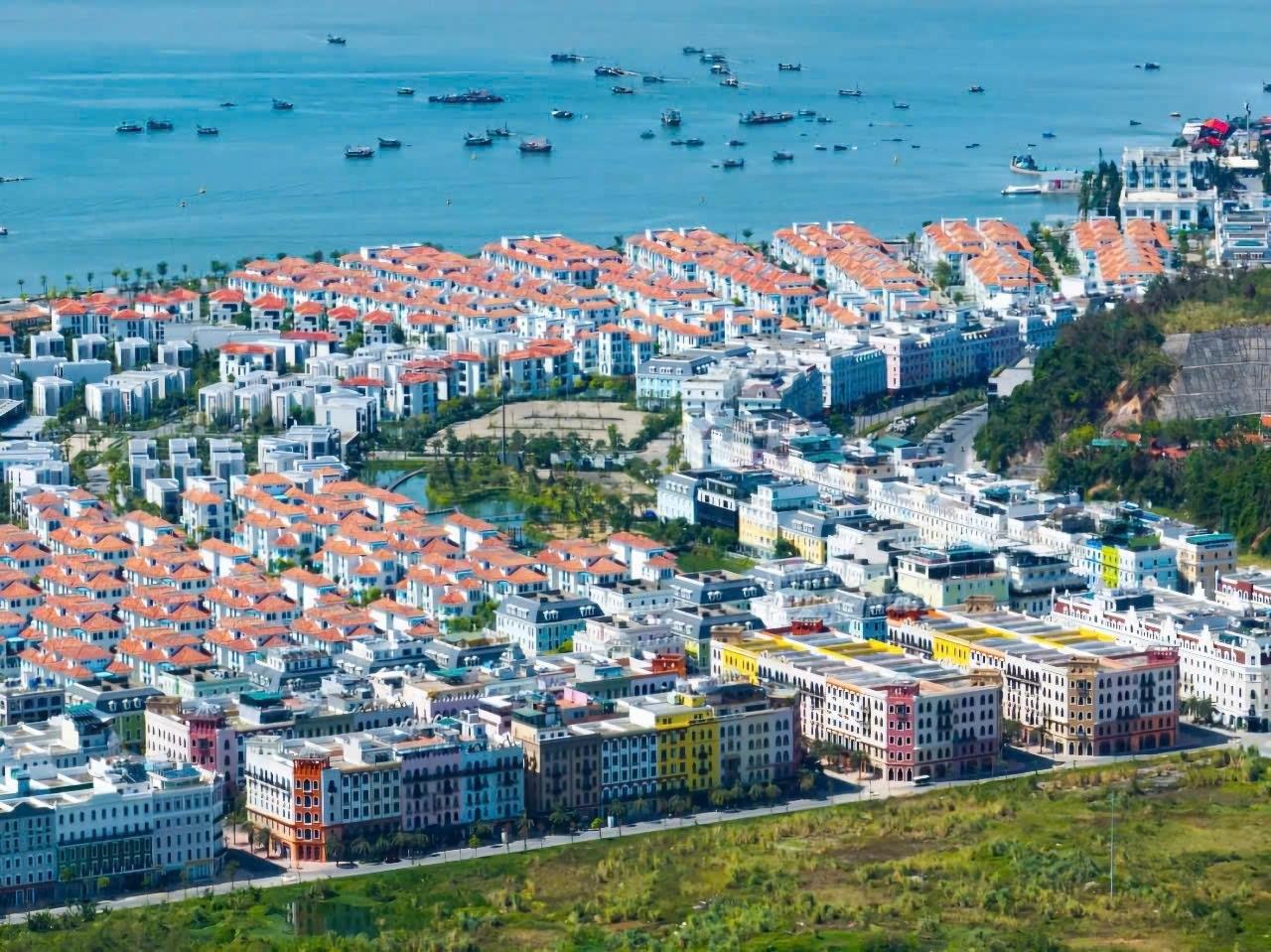 Bán gấp liền kề, biệt thự 268 m2, giá 26 tỷ tại Phường Bãi Cháy - Hạ Long - Quảng Ninh