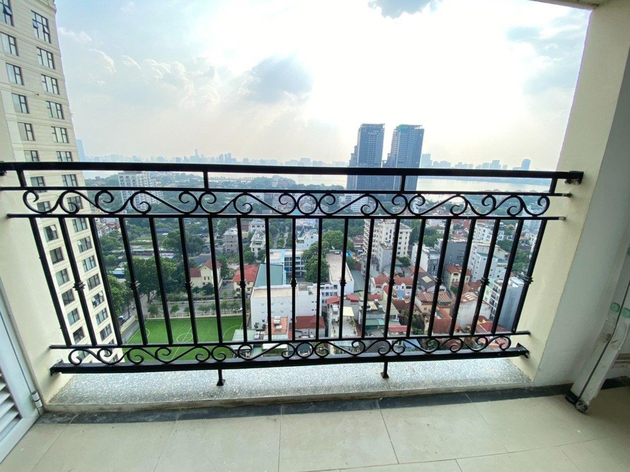 Bán gấp căn hộ 88 m2, giá tốt tại Đường Đặng Thai Mai - Quảng An - Tây Hồ - Hà Nội