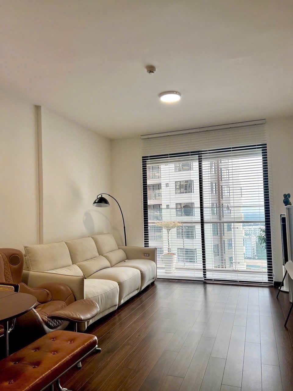 Cần cho thuê gấp chung cư 70 m2 tại Đường Lê Thánh Tôn - Quận 1, giá 18,5 tr/tháng