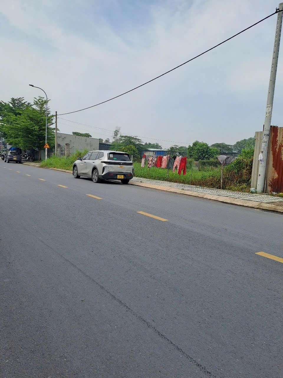 Cho Thuê Đất Mặt Tiền 6000m2 Hai Mặt Tiền Đường Lớn - Thích Hợp Làm Kho Xưởng, Bãi Xe