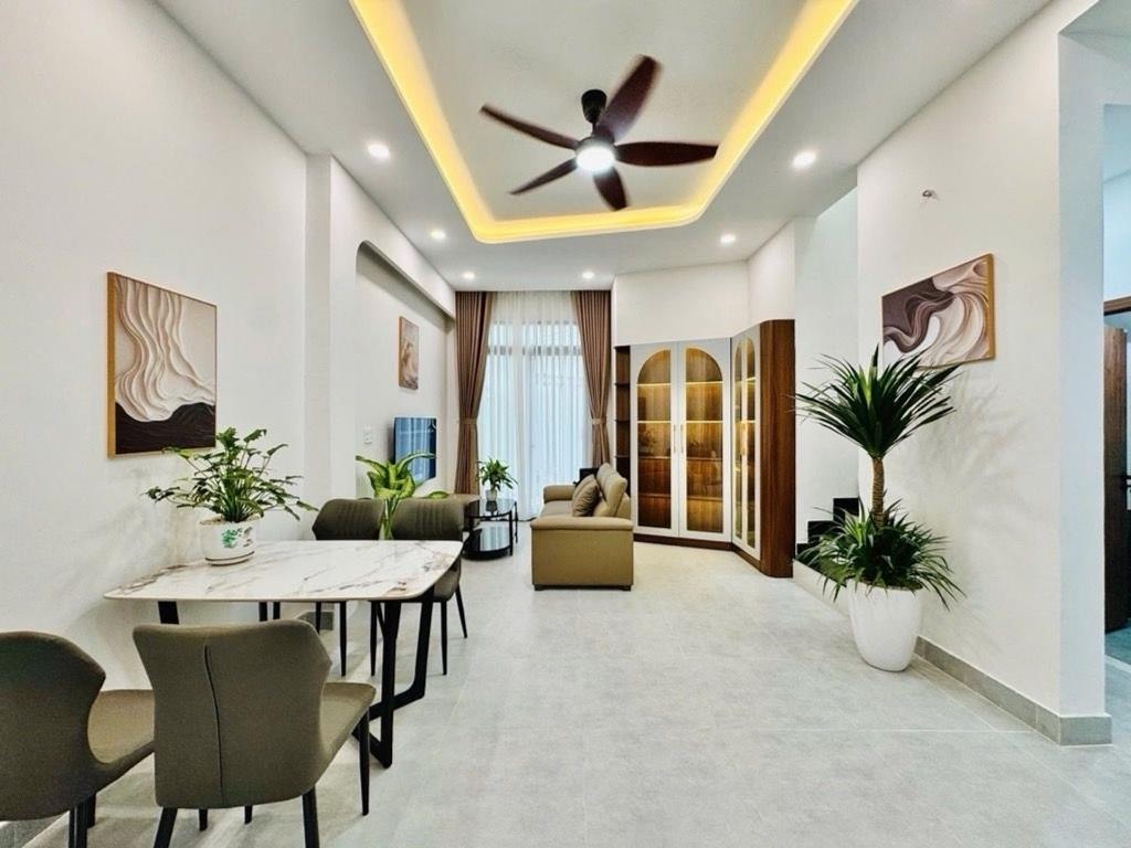 Cần bán gấp bán nhanh nhà sổ riêng 40 m2 tại Đường Nguyễn Lâm - 7 - Phú Nhuận, giá 5,85 tỷ