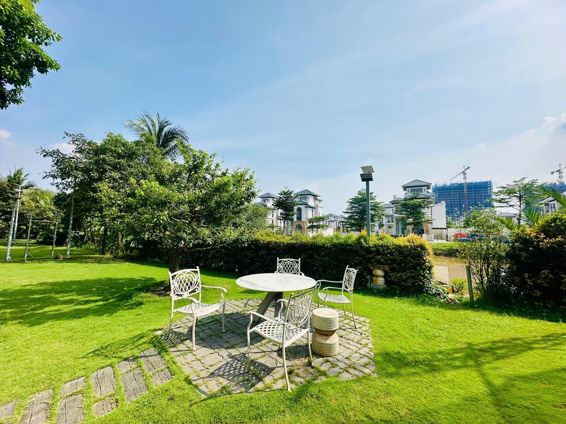 Cho thuê gấp nhà sổ hồng riêng tại Đường Bưng Ông Thoàn - Quận 9, 260 m2, giá 50 tr/tháng