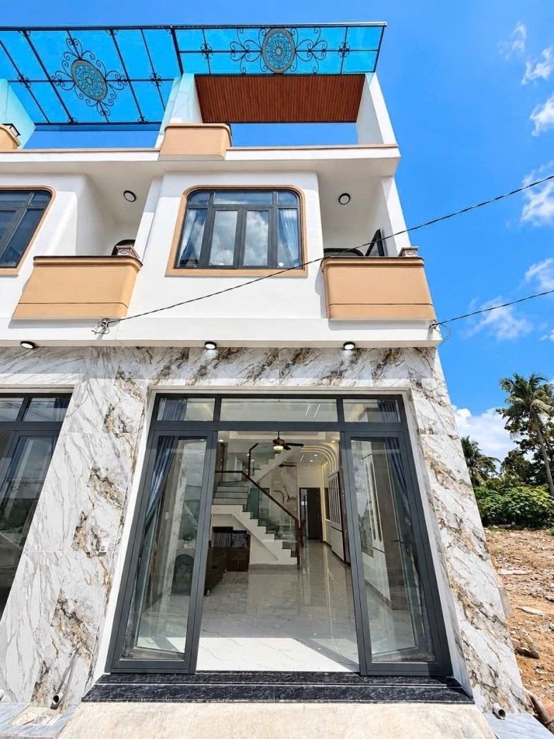 Bán nhanh căn nhà đẹp 61 m2 tại Đường Bùi Hữu Nghĩa - Bửu Hòa - Biên Hòa - Đồng Nai, giá 2,79 tỷ