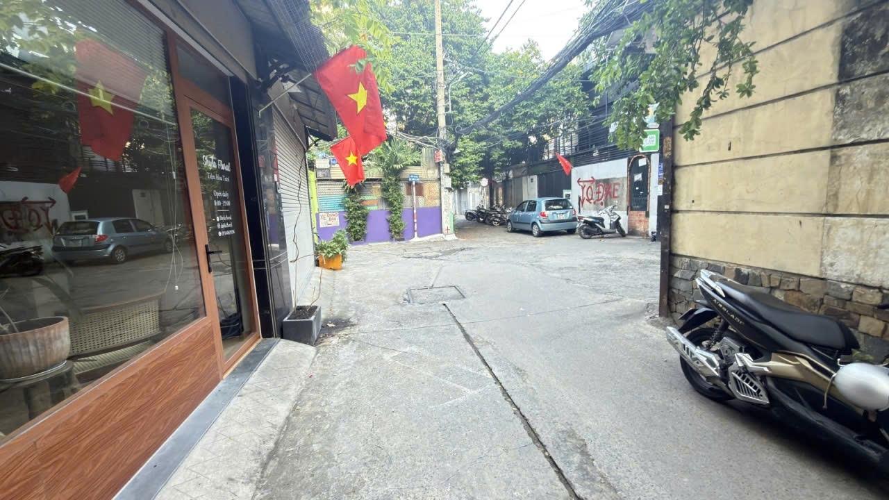 Sở hữu nhà sổ riêng 40 m2 tại Đường Hồ Biểu Chánh - 11 - Phú Nhuận - TP Hồ Chí Minh, giá 10,5 tỷ