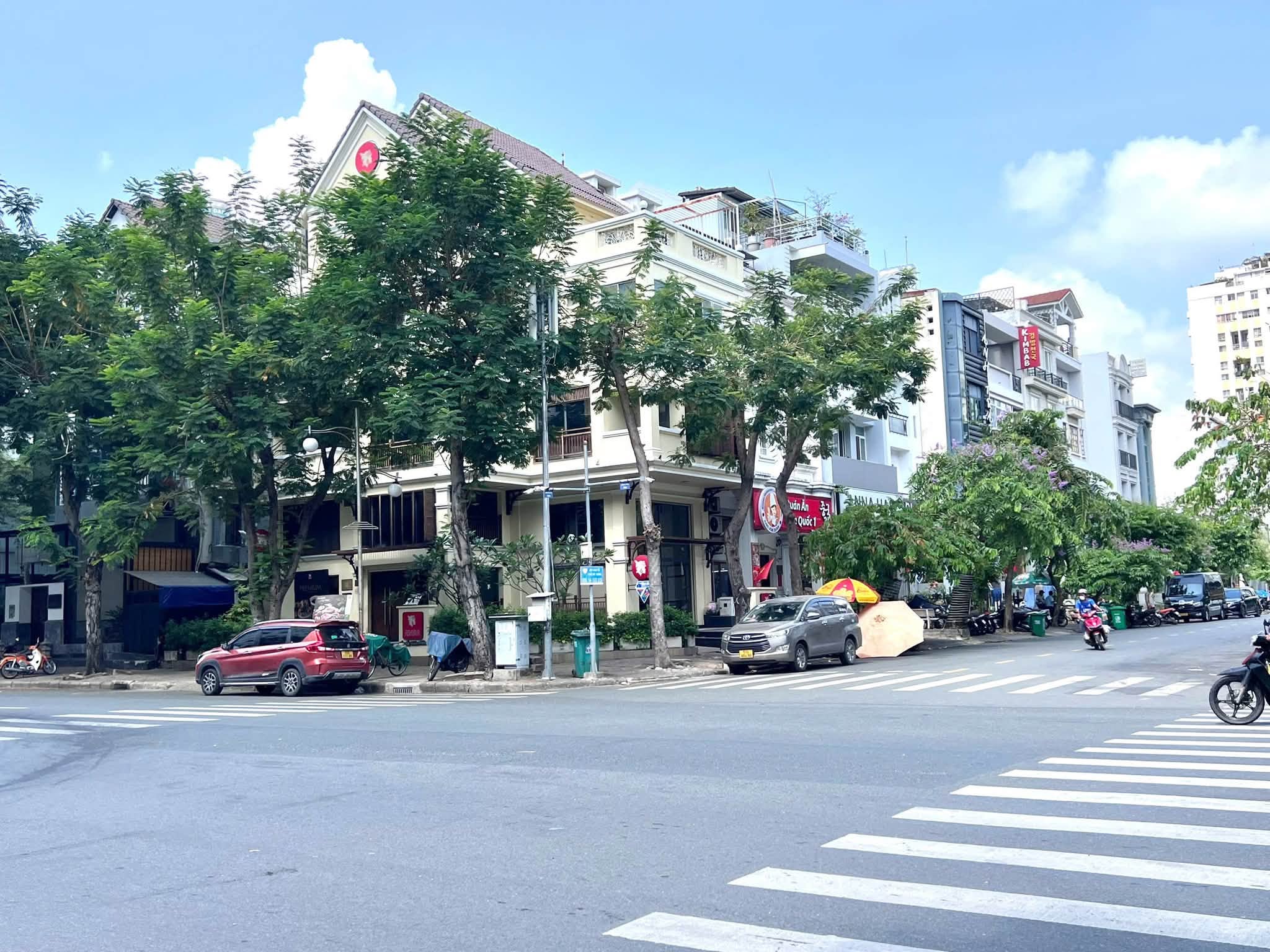 Cho thuê nhà phố góc 2 mặt tiền Bùi Bằng Đoàn & đường số 6, vị trí đắc địa