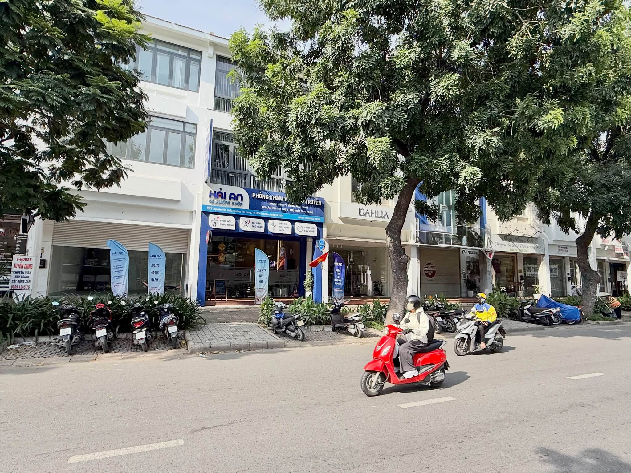 Cho thuê nhà phố Mỹ Toàn 3 đường Nguyễn Văn Linh, Phú Mỹ Hưng