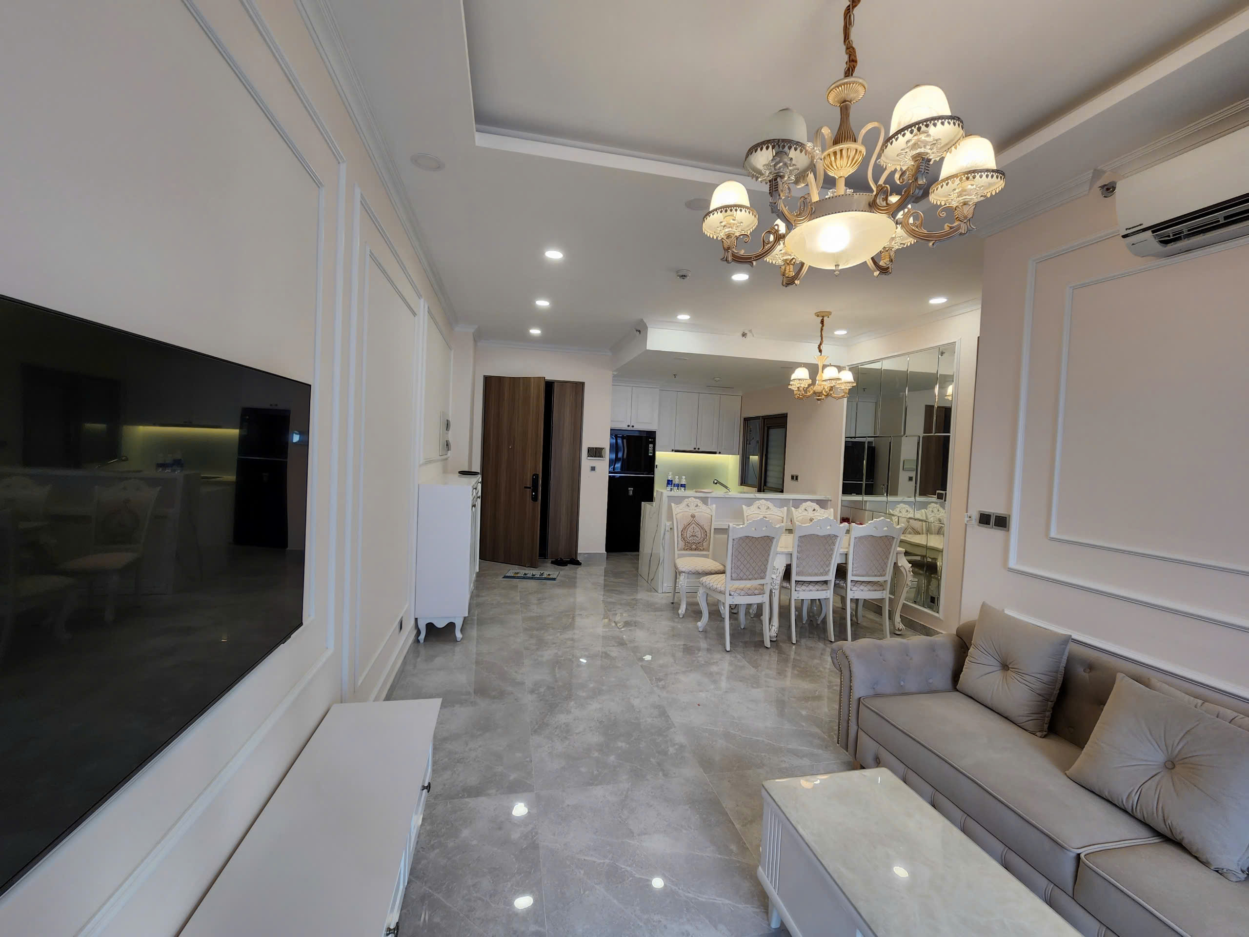 Cho thuê 3PN Midtown Phú Mỹ Hưng nội thất cao cấp ,120m2. Vào ở ngay