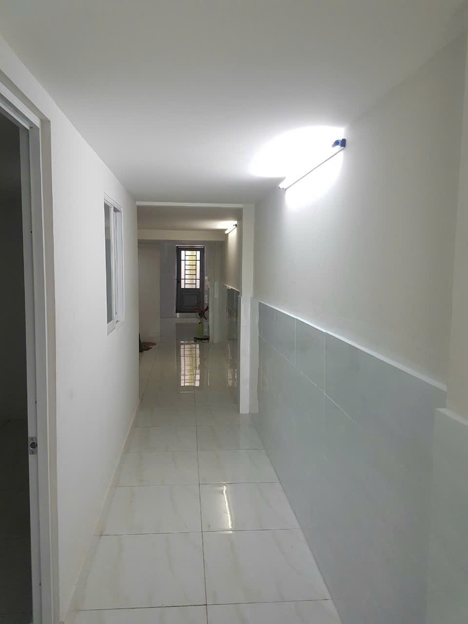 chính chủ cho thuê nhà nguyên căn 98m vuong { nhà trống giao ngay}