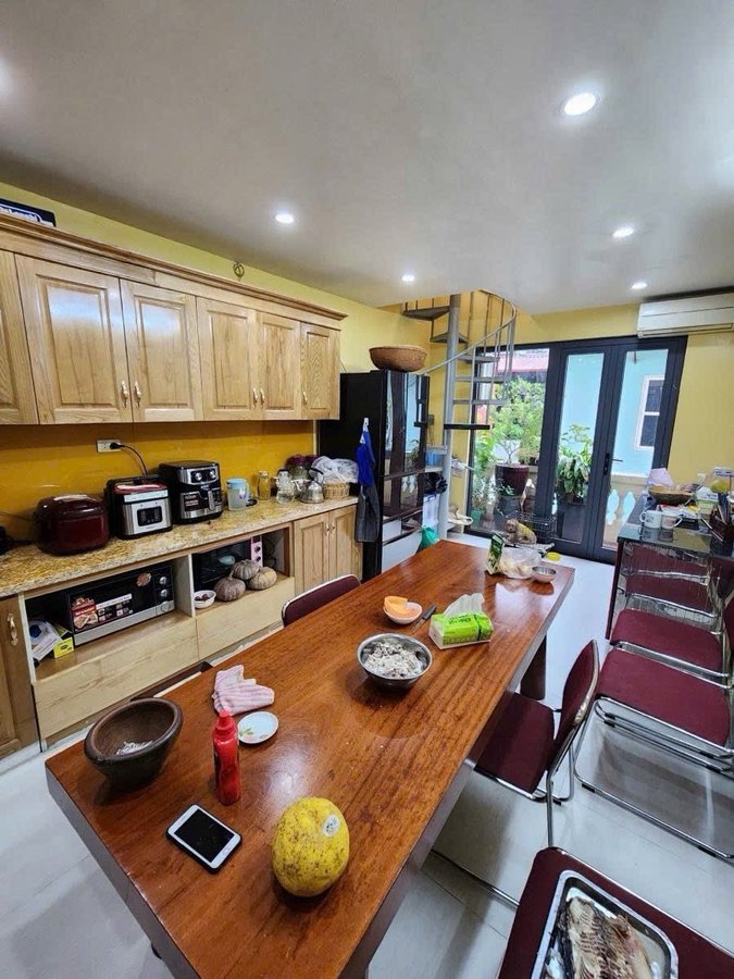 Bán Nhà Trung Liệt. Đống Đa. DT 49m2. MT 3.3m. 5 Tầng. Giá 11.7 Tỷ.