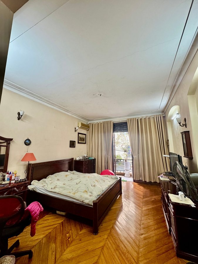 Bán Nhà Hoàng Hoa Thám. Ba Đình. Ô Tô. DT 78m2. MT 4.4m. 4 Tầng. Giá 30.2 Tỷ. 