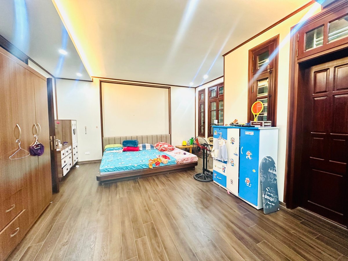 Bán Nhà BT Đội Nhân. Ba Đình. Ô Tô. DT 141m2. MT 8.2m. 3 Tầng. Giá 43.6 Tỷ.