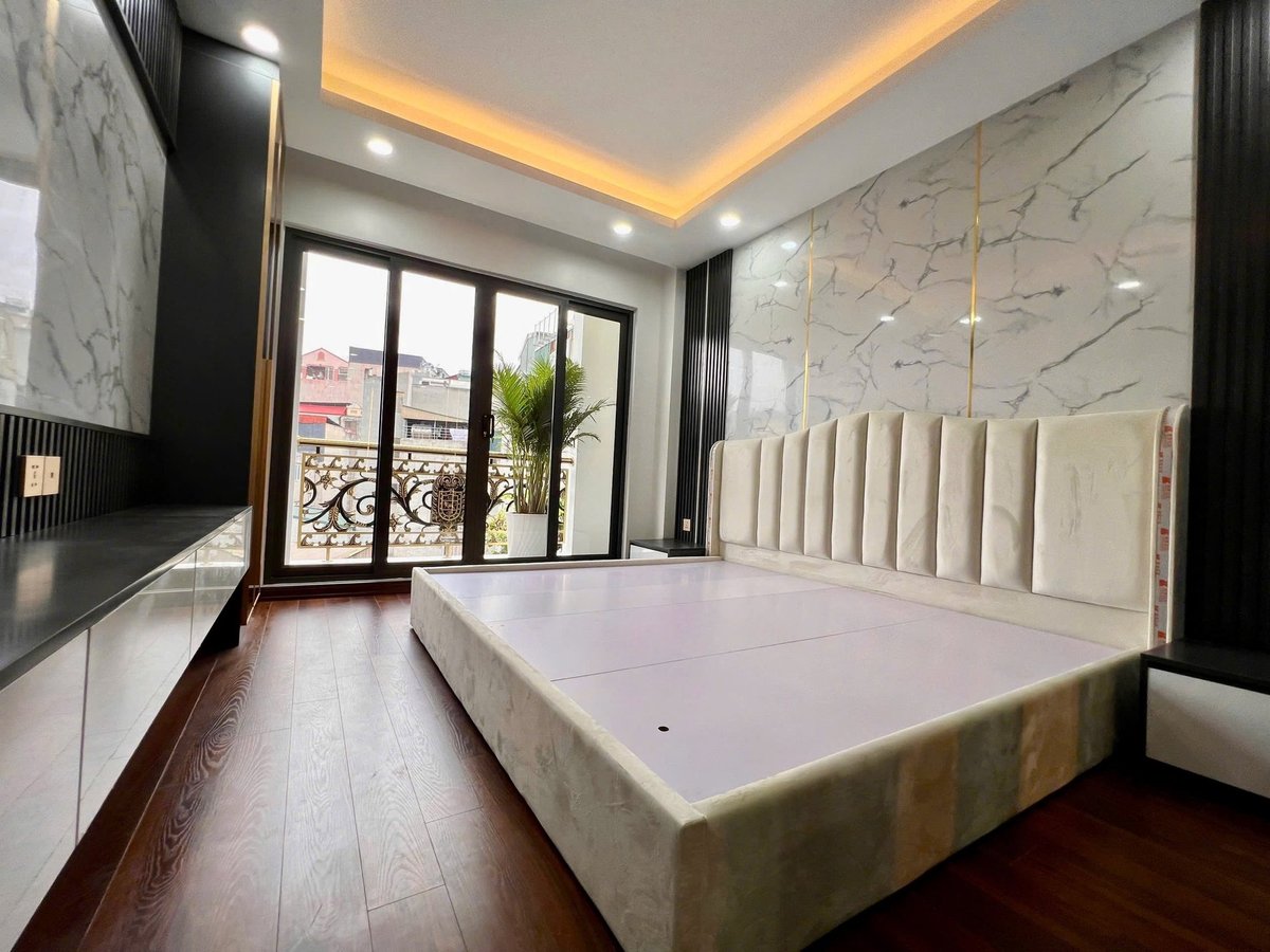 Bán Nhà Giải Phóng. Hoàng Mai. 5 Tầng Thang Máy. Ô Tô. Vỉa Hè. DT 85m2. Giá 27.8 Tỷ. 