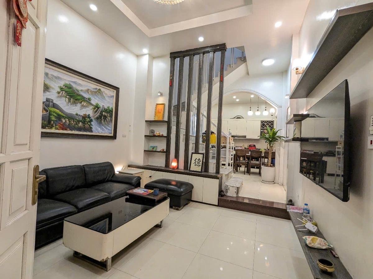 Bán Nhà Lê Trọng Tấn. Thanh Xuân. Ô Tô. DT 47m2. MT 4m. 4 Tầng. Giá 13.3 Tỷ.