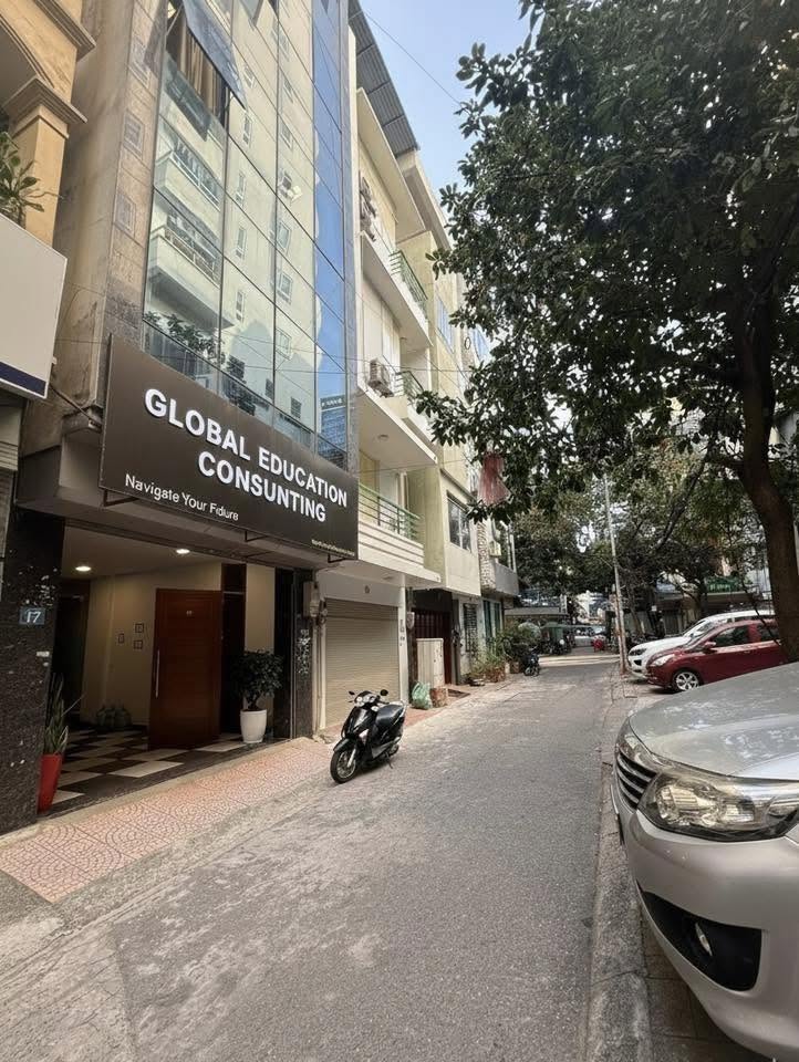  TOÀ VP PHÂN LÔ VIP ĐỖ QUANG CẦU GIẤY – Ô TÔ TRÁNH VỈA HÈ – THANG MÁY XỊN