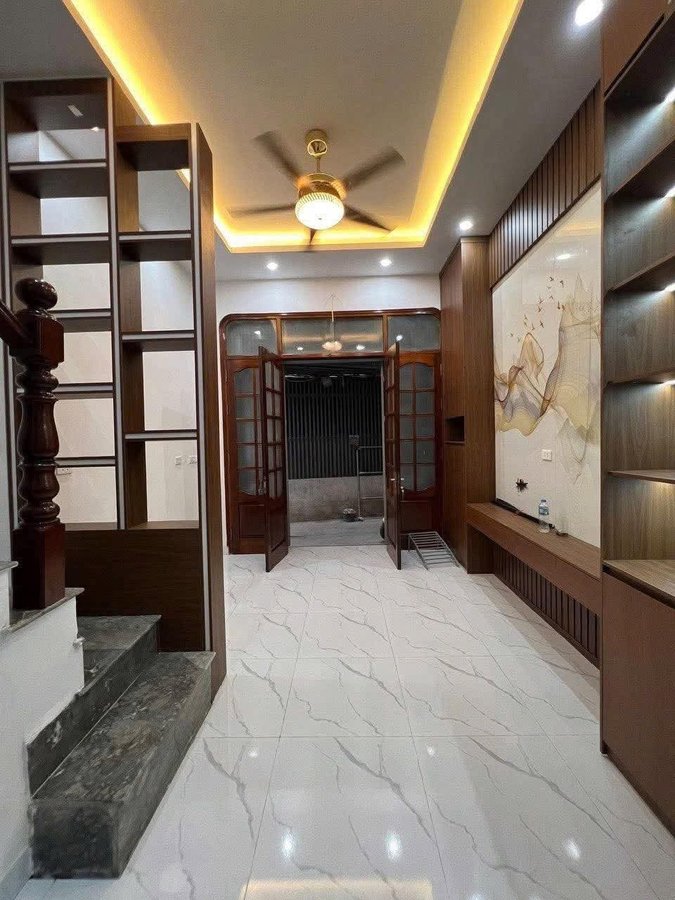 Bán Nhà Thịnh Quang. Đống Đa. Lô Góc. Ô Tô. DT 26m2. MT 3.5m. 6 Tầng. Giá 7.68 Tỷ.
