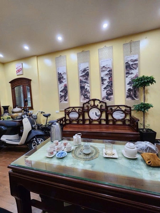 Bán Nhà Trung Liệt. Đống Đa. DT 101m2. MT 6.6m. 5 Tầng. Giá 24.4 Tỷ.