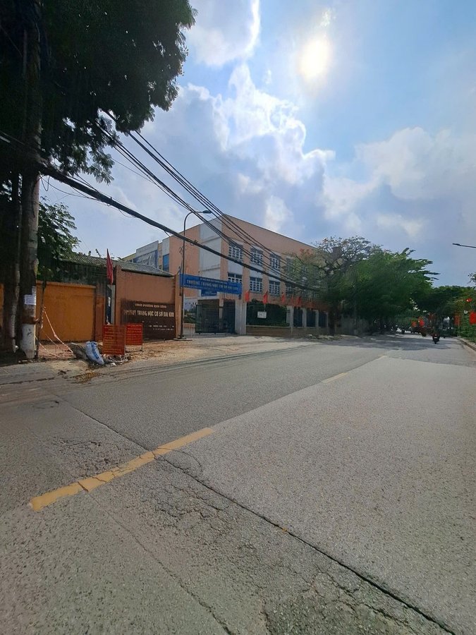 Bán Đất Mặt Phố Kim Giang. Hoàng Mai. Ô Tô. Vỉa Hè. DT 52m2. MT 4m. Giá 19.7 Tỷ.