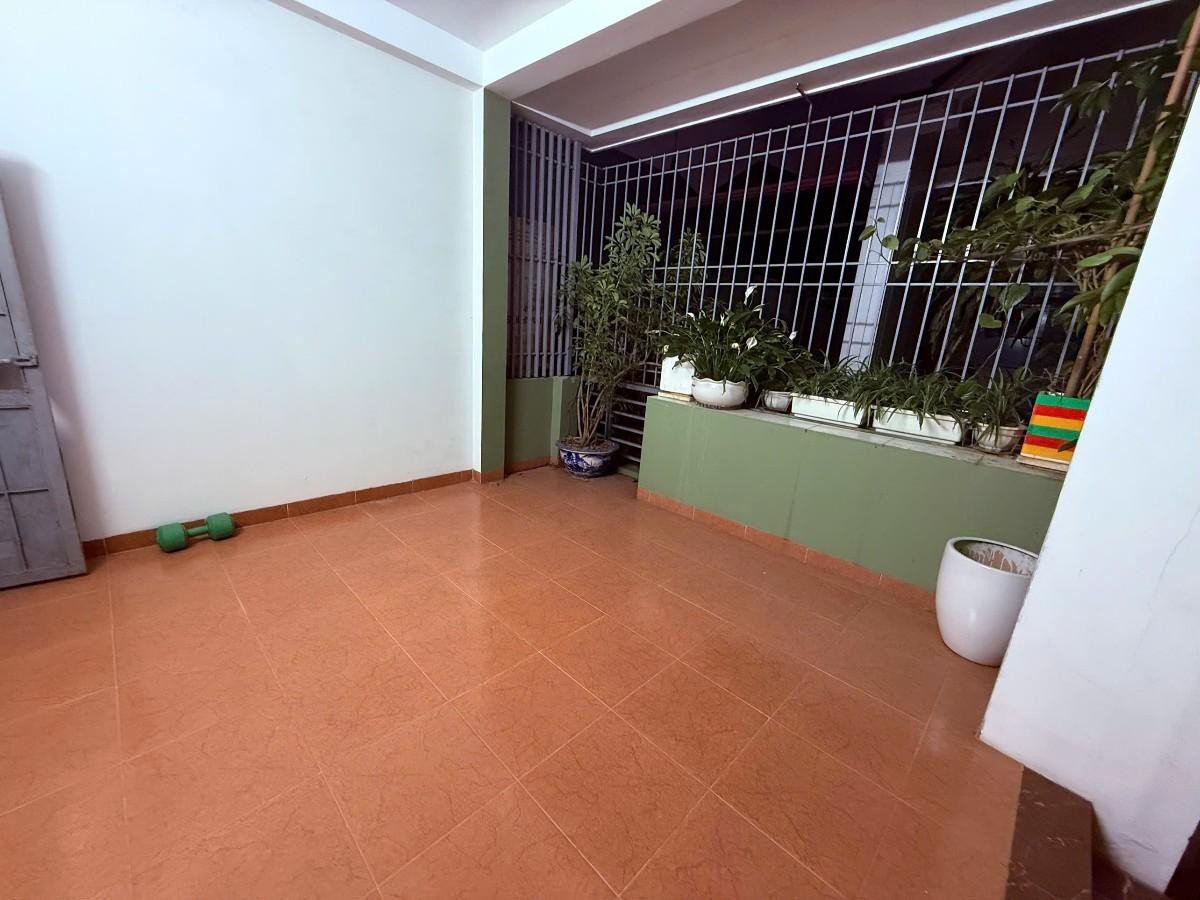 Bán Nhà Trần Cung. Cầu Giấy. Ô Tô. DT 39m2. MT 4.1m. 5 Tầng. Giá 13.4 Tỷ. 