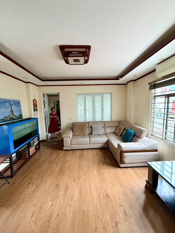 Bán Nhà Láng Hạ. Đống Đa. Ô Tô. DT 52m2. MT 5.5m. 5 Tầng. Giá 16.7 Tỷ.