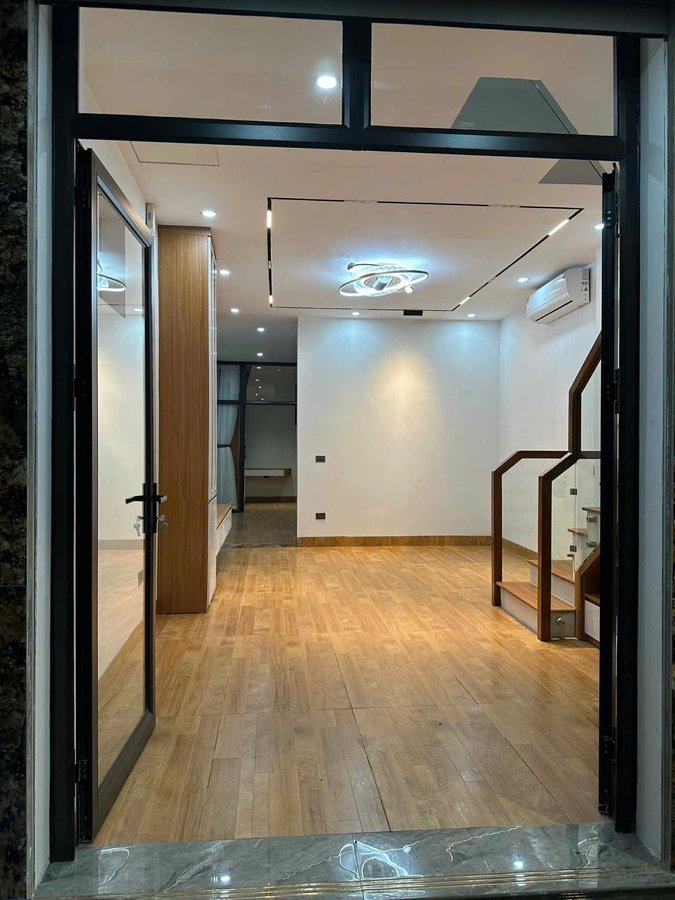 Bán Nhà Chợ Khâm Thiên. Đống Đa. Lô Góc. DT 46m2. MT 4m. 4 Tầng. Giá 7.7 Tỷ. 