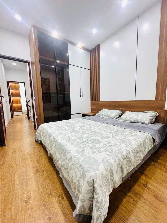 Bán Nhà Kim Giang. Hoàng Mai. DT 32m2. MT 3.2m. 4 Tầng. Giá 8.76 Tỷ.