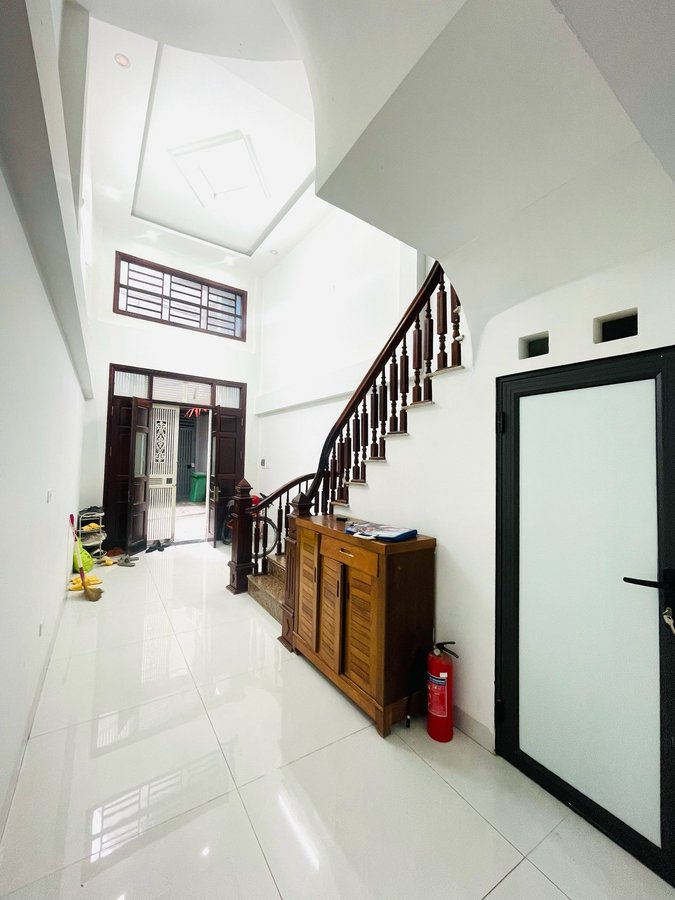 Bán Nhà Bằng Liệt. Hoàng Mai. Ô Tô. DT 45m2. MT 3.4m. 5 Tầng. Giá 11.78 Tỷ.