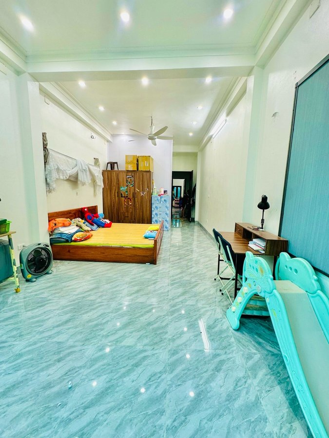 Bán Nhà Giáp Bát. Hoàng Mai. 6 Tầng Thang Máy. Ô Tô. DT 69m2. MT 3.8m. Giá 18.4 Tỷ.