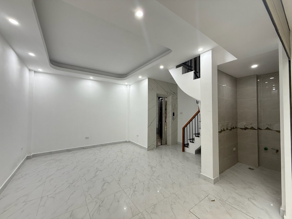 Bán Nhà Ngụy Như Kon Tum. Thanh Xuân. Thang Máy. Ô Tô. DT 30m2. MT 5.5m. Giá 16.3 Tỷ