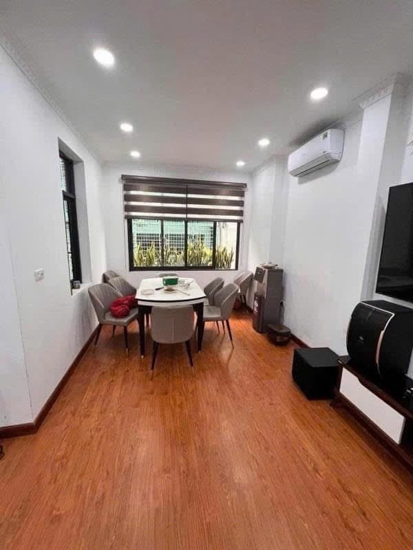 Bán Nhà Trần Quang Diệu. Đống Đa. Thang Máy. Ô Tô. Vỉa Hè. DT 61m2. MT 6m. Giá 32.2 Tỷ
