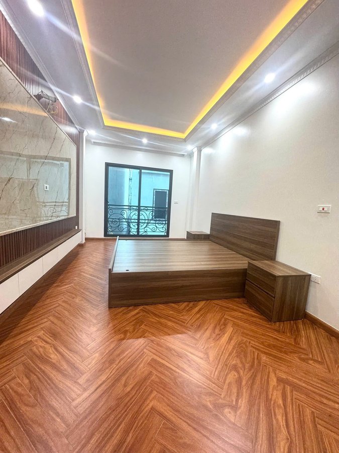 Bán Nhà Định Công Thượng. Hoàng Mai. 6 Tầng Thang Máy. Ô Tô. DT 37m2. MT 3.4m. Giá 10.4 Tỷ.