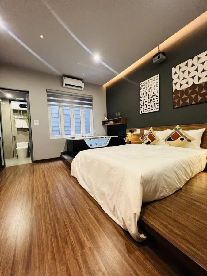 Bán Nhà Giảng Võ. Đống Đa. 7 Tầng Thang Máy. Ô Tô. DT 79m2. MT 3m. Giá 29.3 Tỷ