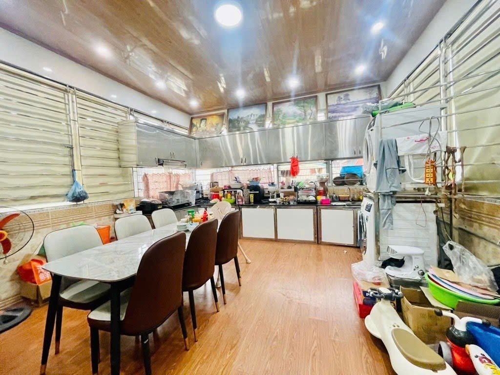 Bán Nhà Đội Cấn. Ba Đình. Ô Tô. DT 45m2. MT 12m. 5 Tầng. Giá 14.7 Tỷ. 