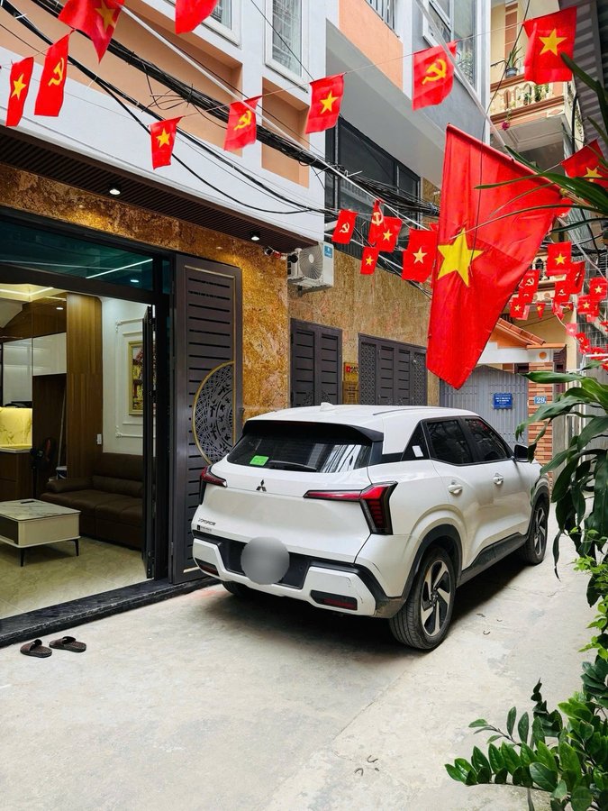 Bán Nhà Bùi Xương Trạch. Thanh Xuân. Lô Góc. Ô Tô. DT 40m2. MT 4.8m. 5 Tầng. Giá 10,4 Tỷ.