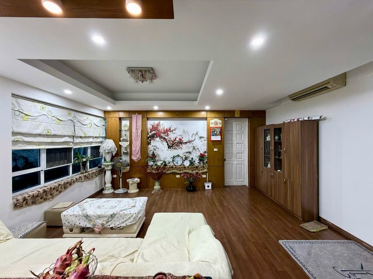 Bán Nhà Mặt Phố Nguyễn Lân. Thanh Xuân. Lô Góc. Ô Tô. Vỉa Hè. DT 100m2. MT 5m. Giá 32.5 Tỷ.
