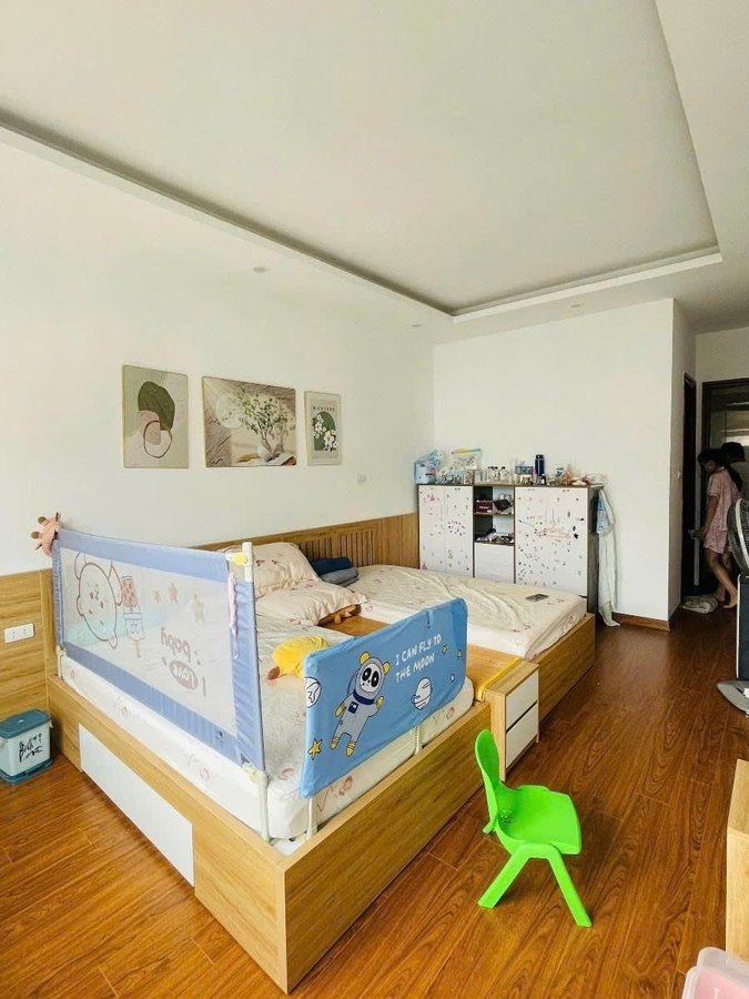 Bán Nhà Lạc Long Quân. Cầu Giấy. 6 Tầng Thang Máy. DT 35m2. MT 3.4m. Giá 10.8 Tỷ.
