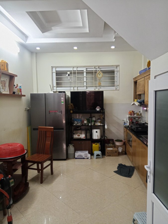 Bán Nhà Dương Quảng Hàm. Cầu Giấy. Ô Tô. DT 37m2. MT 3.5m. 5 Tầng. Giá 11.4 Tỷ.