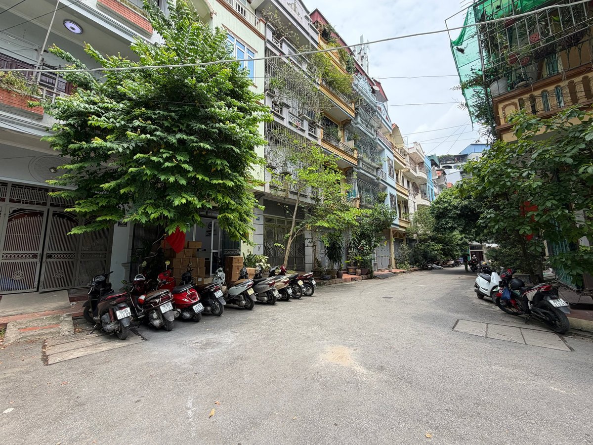 Bán Nhà KĐT Đại Kim. Hoàng Mai. Ô Tô. Vỉa Hè. DT 54m2. MT 4.2m. 4 Tầng. Giá 16.8 Tỷ.
