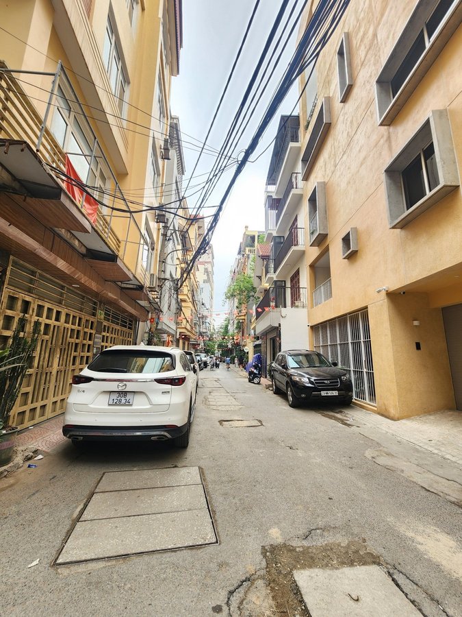 Bán Nhà Võng Thị. Tây Hô. 6 Tầng Thang Máy. Ô Tô. DT 50m2. MT 5.3m. Giá 19.3 Tỷ.