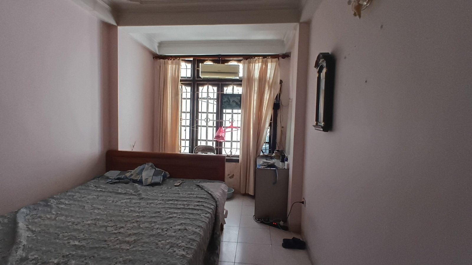 Bán Nhà Đê La Thành. Ba Đình. Ô Tô. DT 33m2. MT 3m. 5 Tầng. Giá 11 Tỷ.