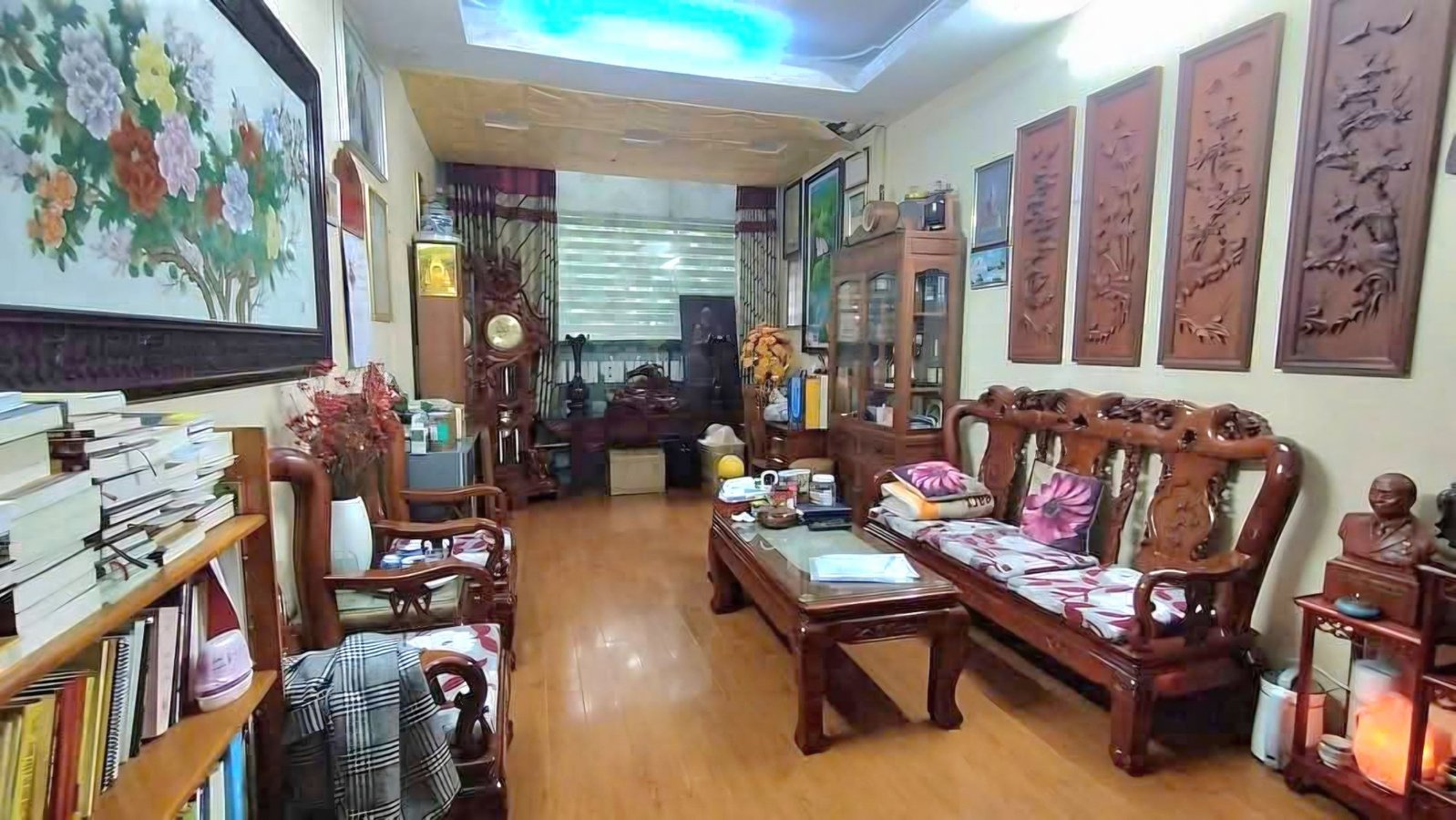 Bán Nhà Mặt Phố Khương Đình. Thanh Xuân. Ô Tô. Vỉa Hè. DT 31m2. MT 3.5m. Giá 17.4 Tỷ.